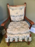 Mule Eared Ladies Boudoir Chair