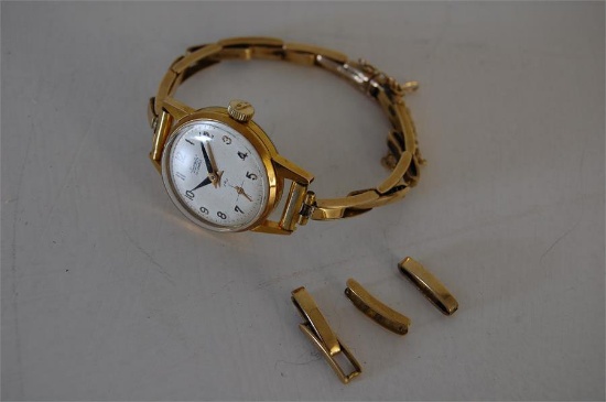 Ladies Everite Swiss Wrist Watch on 9ct Gold Strap