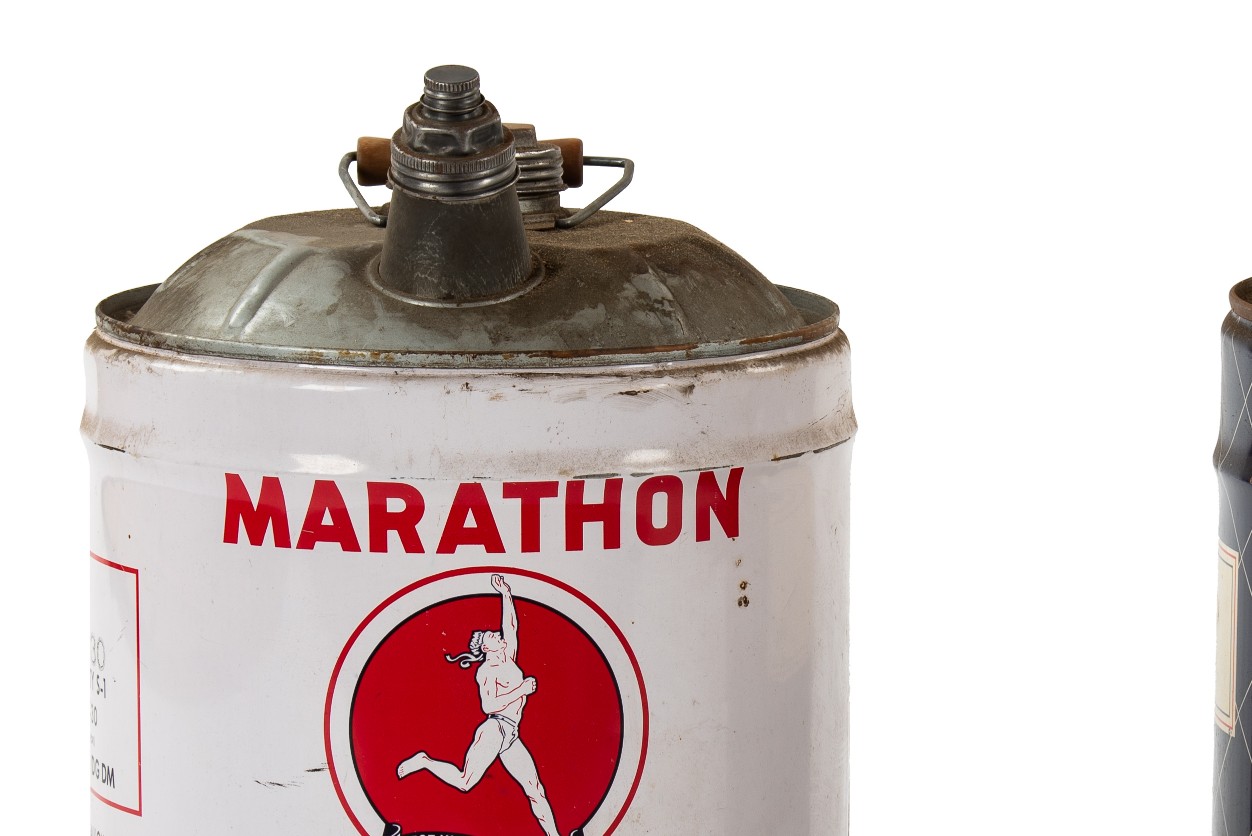 2 Marathon V.E.P. 5 Gallon Motor Oil Cans | Proxibid