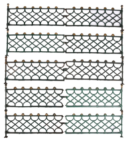 10-Kenton Ornate Cast Iron Fencing w/one foot