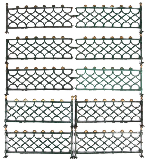 10-Kenton Ornate Cast Iron Fencing w/one foot