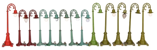 13-Lionel Lamp Post