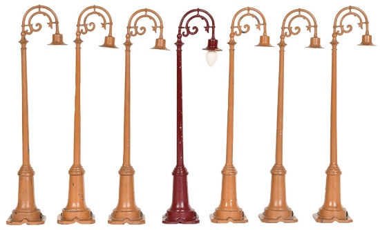 7-Lionel Lamp Post