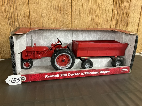 IH Farmall 200 Tractor w/Flarebox Wagon