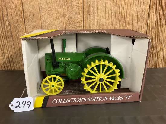 JD 1953 M-D Tractor on Steel CE