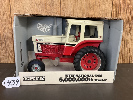 IH 1066 5,000,000th Tractor SE
