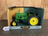JD G Tractor Wide Front CE