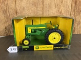 JD 620 Tractor Wide Front