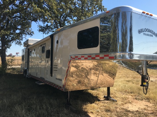 2003 Custom Bloomer Horse Trailer