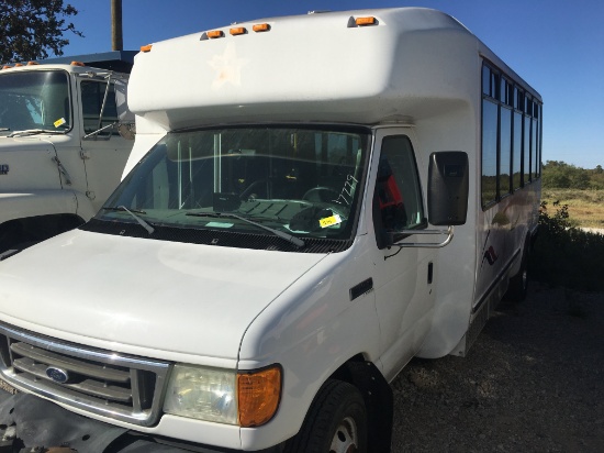 2007 Ford F450 20 Passenger Bus