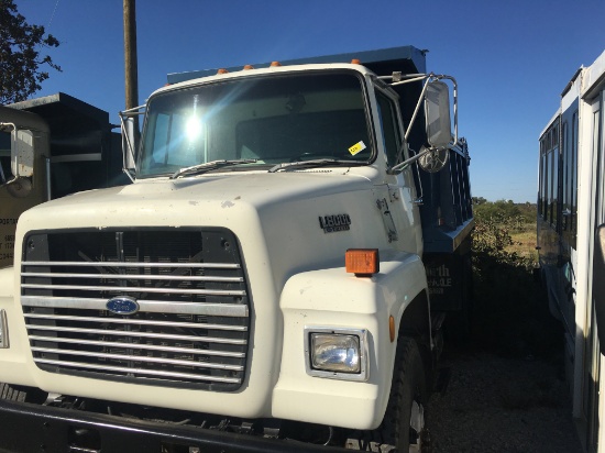 1989 Ford L8000 S/A Dump Truck