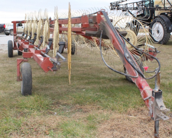 Hesston 14 wheel hayrake