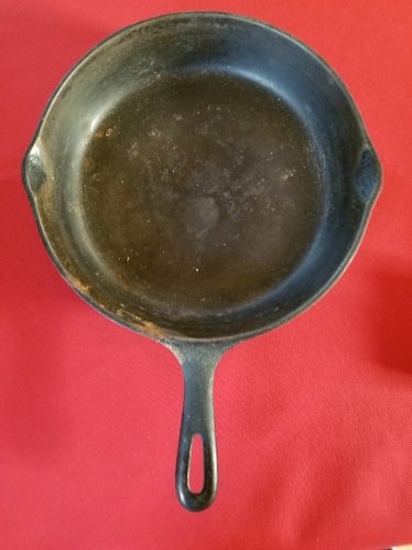 Vintage Cast Iron Skillet / Frying Pan - 10 1/2 Inch