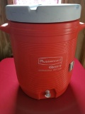 Rubbermaid 5 Gallon Drink Cooler