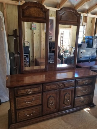 9 Drawer Dresser with 2 Mirrors
