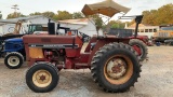International 484  tractor