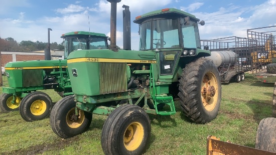 John Deere 4430