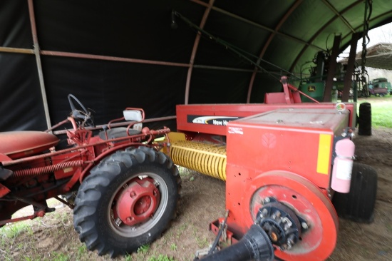 New Holland 575 Square Baler