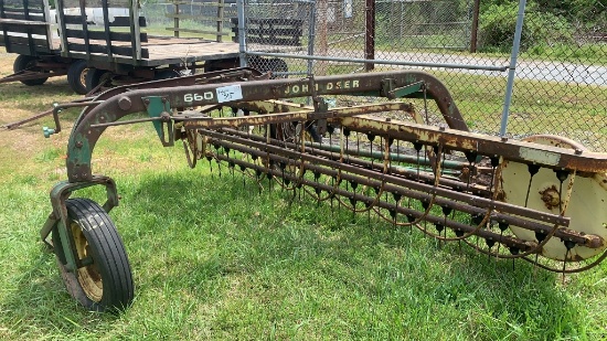 John Deere 660 hay rake