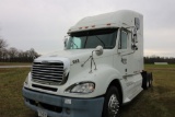2004 Freightliner Semi