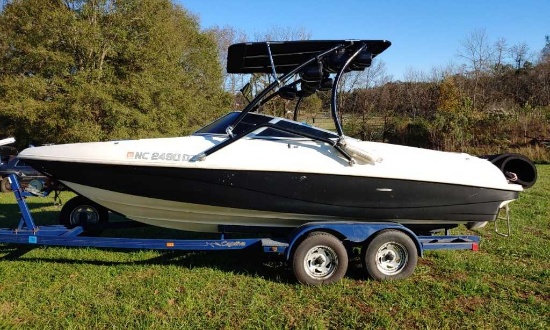 1999 Rinker Captiva 212