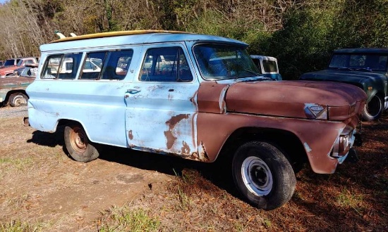 1963 GMC Suburban Custom No Engine