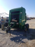 John Deere 458 baler