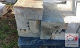 Pallet concrete L blocks