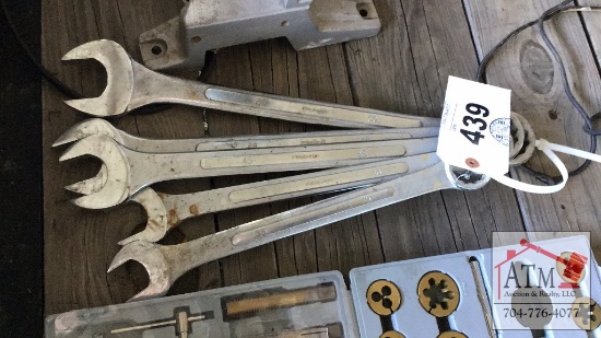 (5) Wrenches (35, 38, 45, 48, 50 mm)