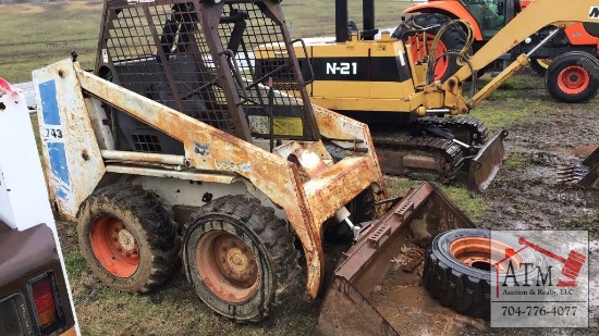 Bobcat 743 w/ Bucket