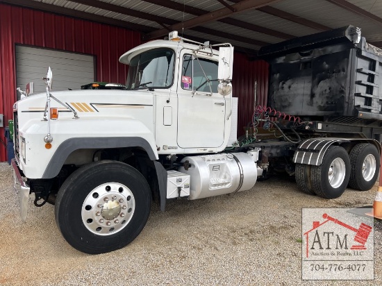 2001 Mack - RD688S series