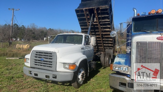 1998 Ford F-700 Dump Truck
