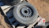 (1) 5 Lug 255/70R18 Tire