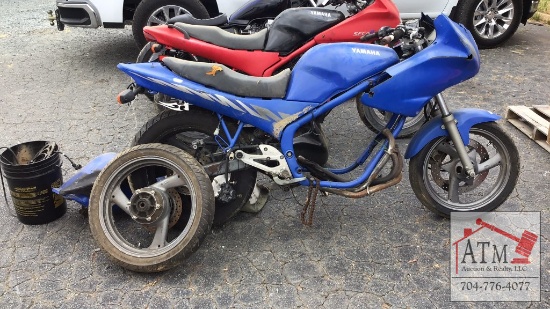 1992 Yamaha Motorcycle (Blue - Parts Bike)