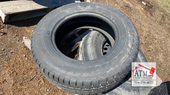 (1) 275/65R18 Tire