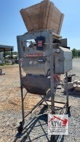 Feed & Seed Sack Filler
