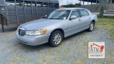 2001 Lincoln Town Car