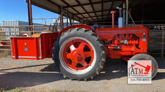 Antique Case Tractor w/ Parade Carry All