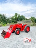 Kubota Tractor w/ Loader 4x4