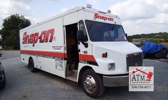 2001 Freightliner Tool Truck