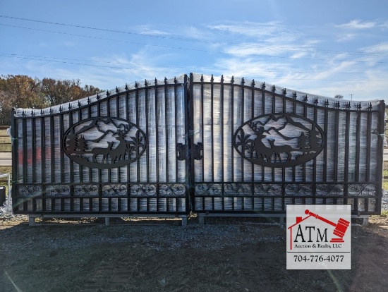 NEW 20' Estate Gate w/ Deer