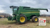 2017 John Deere S690 Combine