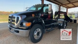 2004 Ford F750 Truck