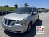 2011 Chrysler Town & Country Van