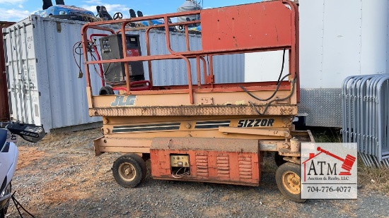 JLG Sizzor Lift (Non-Running)