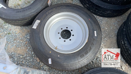 (1) NEW 215/75R-17.5 16-Ply Tire/Wheel Assy