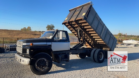 1984 Ford F-600 Dump Truck