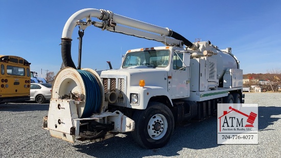 2000 International F-2554 Vac-Con Truck