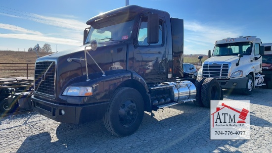 2006 Volvo VNM Day Cab