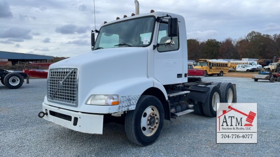 2004 Volvo VNM